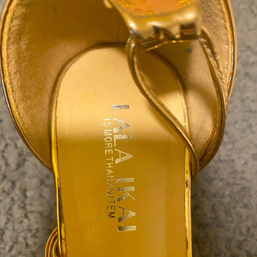 Gold heels - Picture 4 of 5